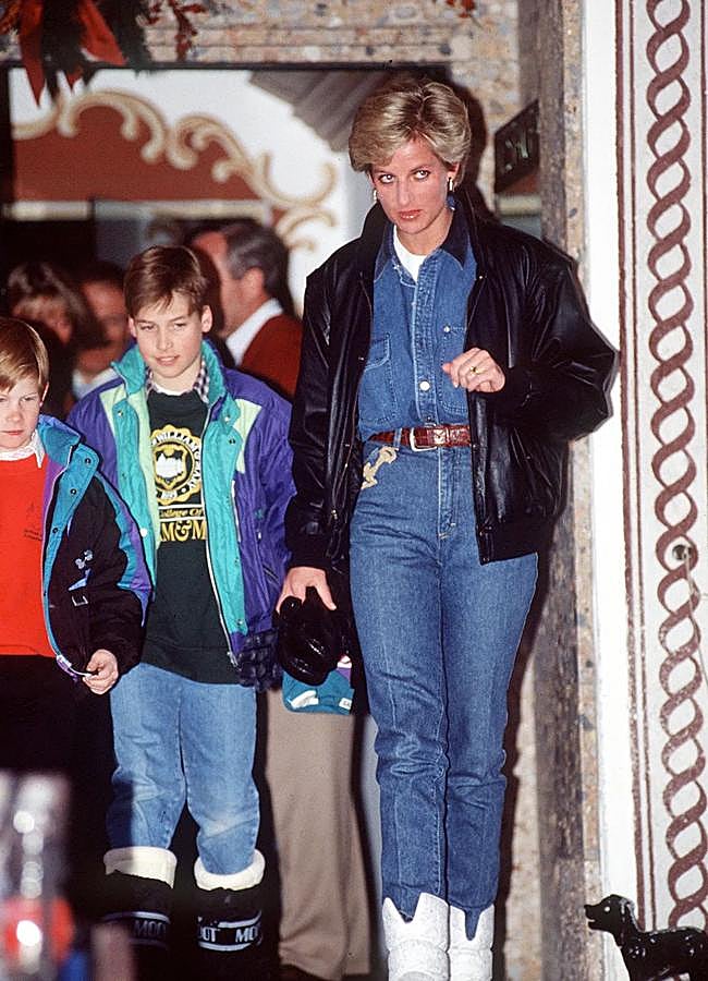 Imagen - La princesa Diana con un canadian tuxedo en un viaje de esquí.