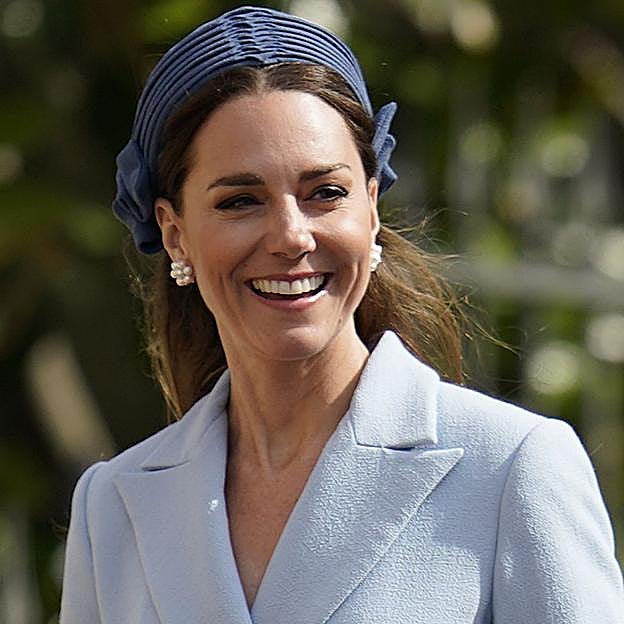 Kate Middleton con los pendientes de Cassandra Goad.