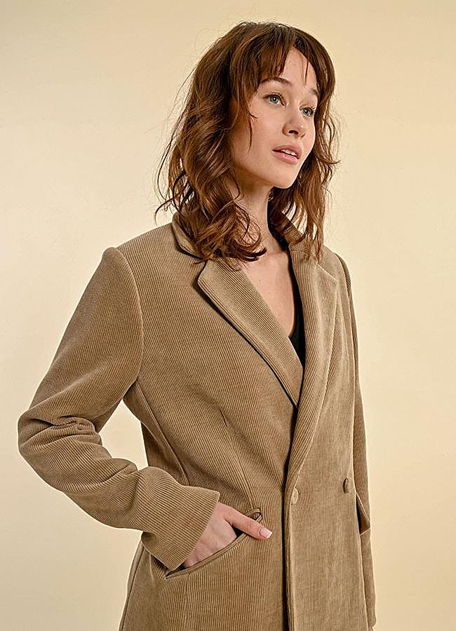 Imagen - Blazer de pana en color tostado de Molly Bracken.