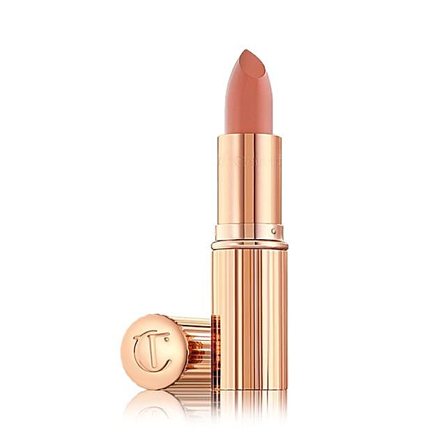 Barra de labios K.I.S.S.I.N.G Bitch Perfect de Charlotte Tilbury.