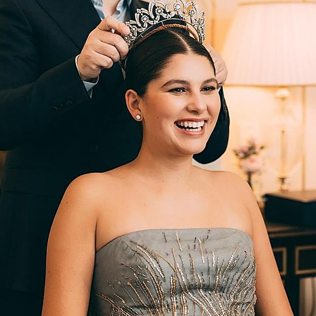 El Baile de Debutantes, desde dentro: joyas espectaculares, fotos que no has visto y el triunfo de Eugenia de Borbón, según su padre