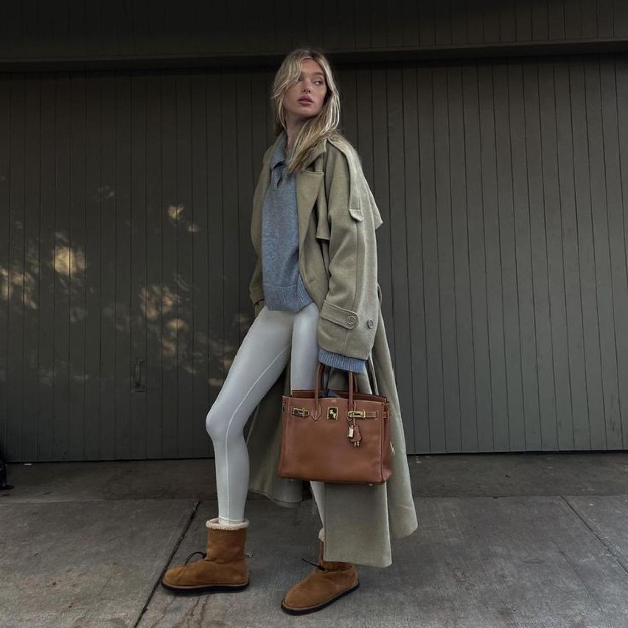 Elsa Hosk con look de botas UGG
