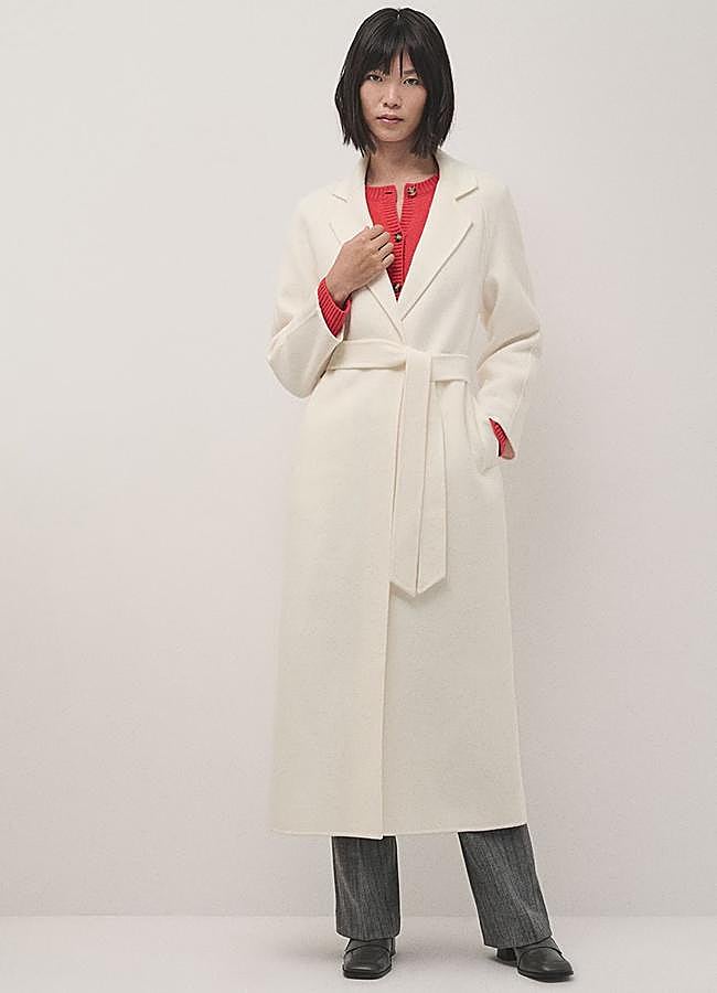 Imagen - Abrigo blanco largo de Roberto Verino, 540 euros.