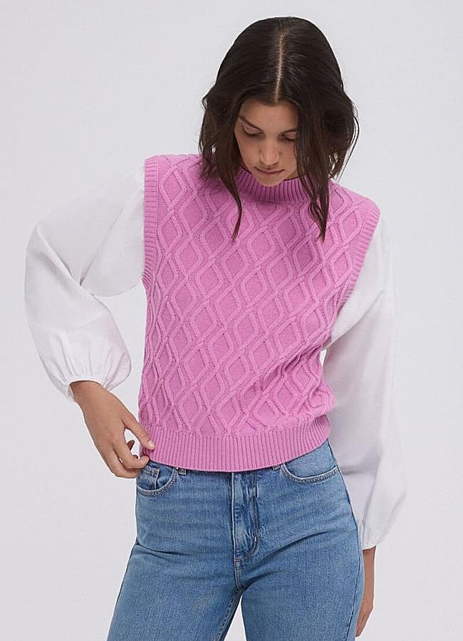 Imagen - Chaleco rosa de punto de Pedro del Hierro, 51 euros.