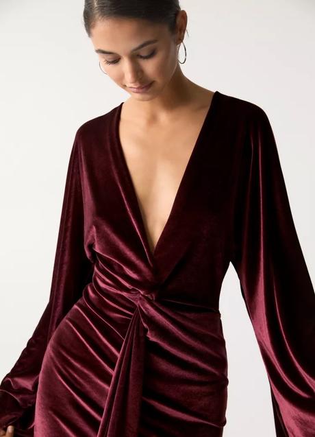 Imagen - Vestido de teriopelo de Pull & Bear (35,99 euros)