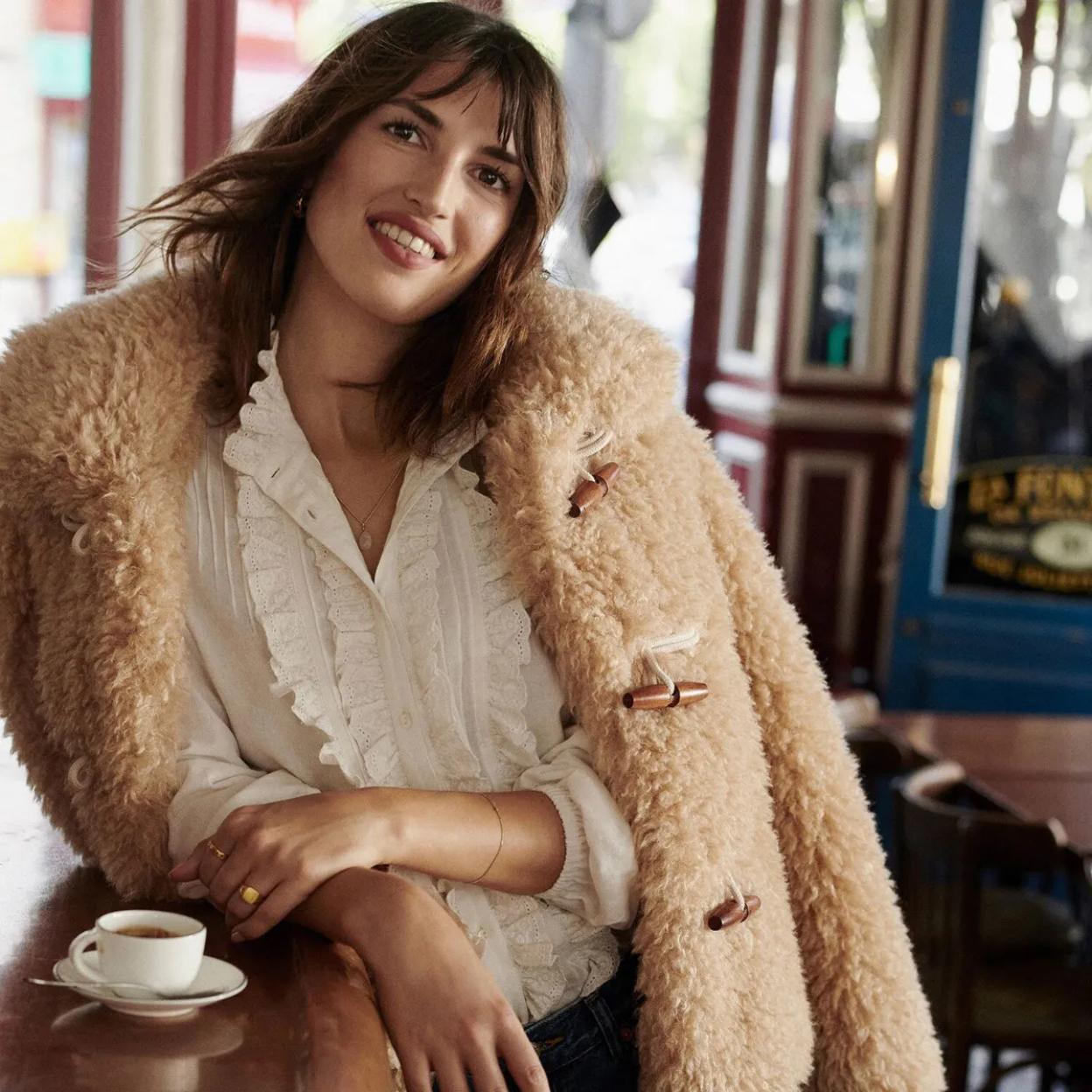 Si todavía no tienes un abrigo de borreguito en tu poder, tienes que echar un vistazo a nuestra selección.