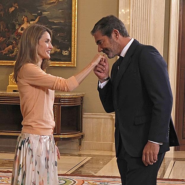 Doña Letizia y Pedro López Quesada, en una audiencia en 2013.