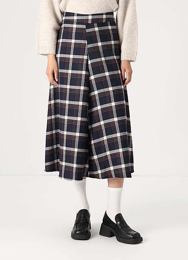 Imagen - Falda de cuadros escoceses de Vila, a la venta en Zalando, 49,99 euros.