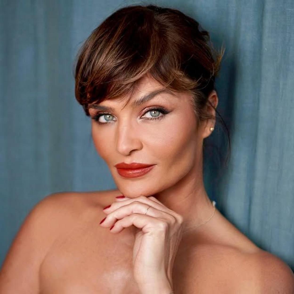 Helena Christensen con contorno de ojos sin arrugas