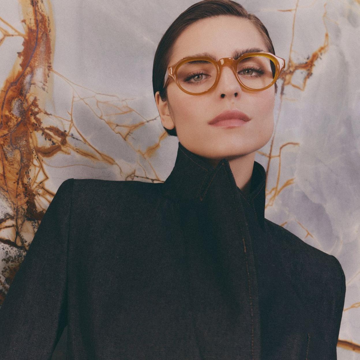 Gafas de la colección de Juan Avellaneda para Mó de Multiópticas.