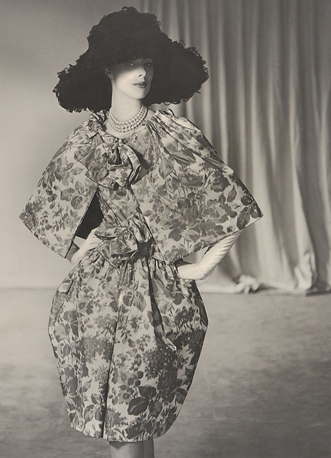 Imagen - Modelo con diseño de Balenciaga fotografiada por Tom Kublin en 1960. /  CORTESÍA ABRAHAM TEXTILE ARCHIVE. SWISS NATIONAL MUSEUM, ZURICH