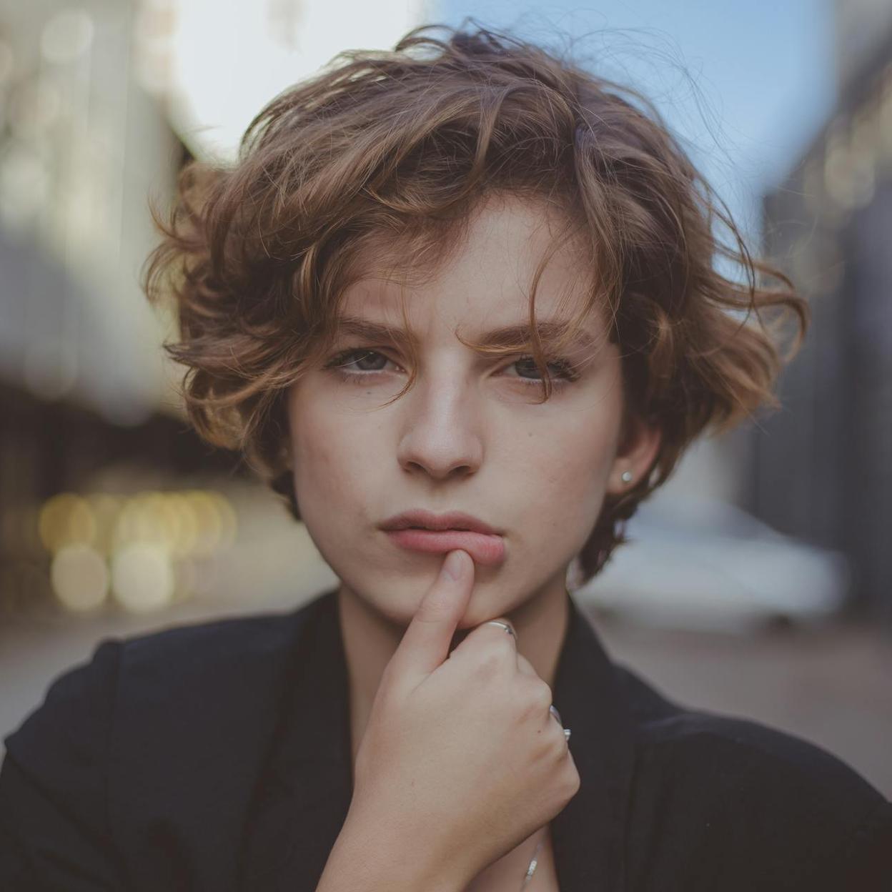 Controlar tus pensamientos pueden ayudarte a alcanzar el bienestar físico y emocional. 