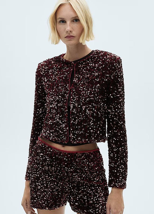 Imagen - Chaqueta corta de lentejuelas de Mango (39,99 euros).