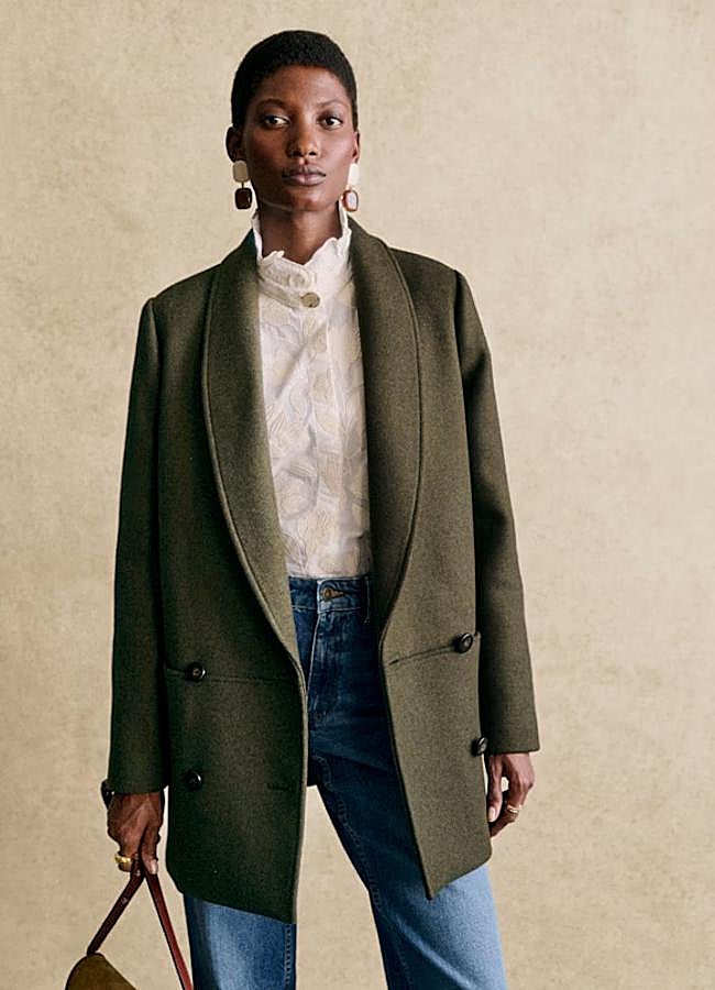 Imagen - Abrigo James en color verde de Sézane (295 euros).