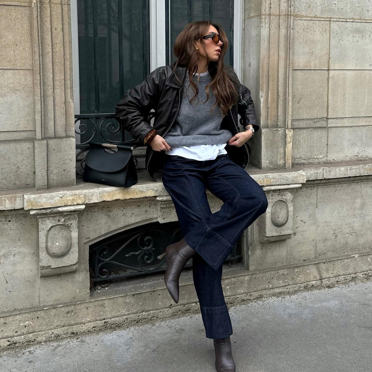 Influencer con look casual