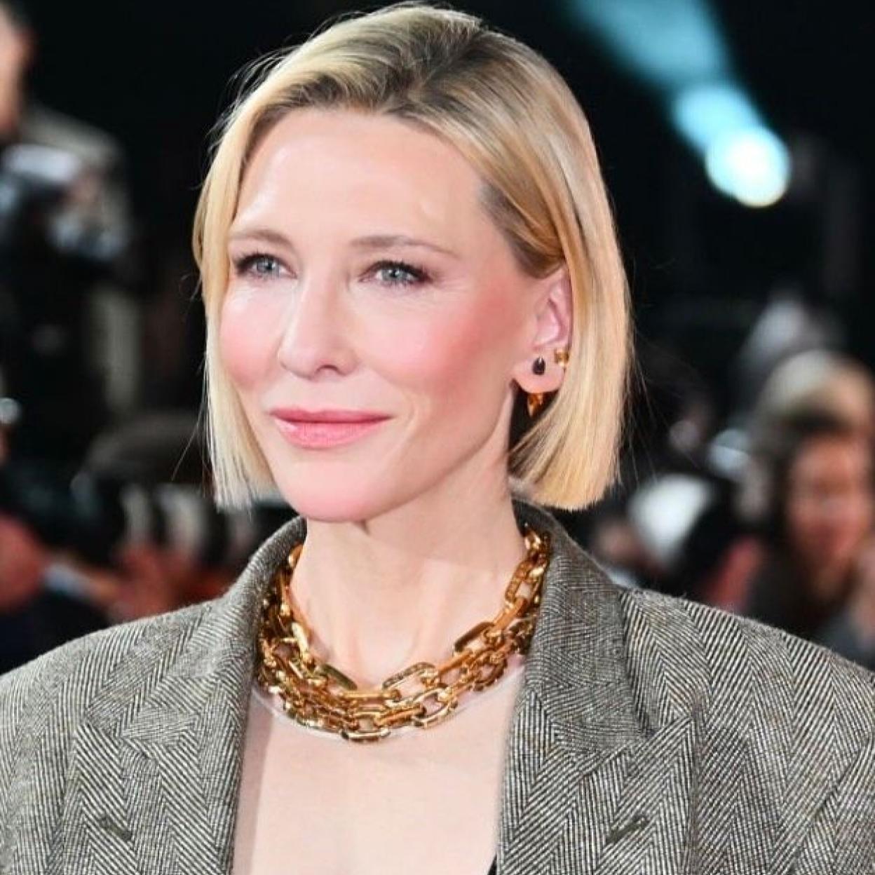 Cate Blanchett con piel madura firme