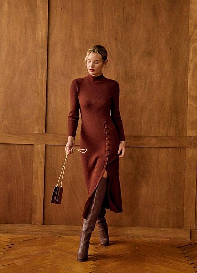 Imagen - Vestido de punto midi marrón con cuello alto
