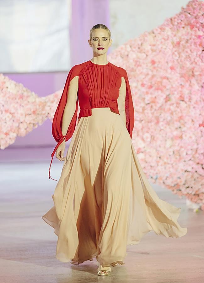 Imagen - La modelo Teresa Baca desfilando para Antonio García. / Óscar Romero.