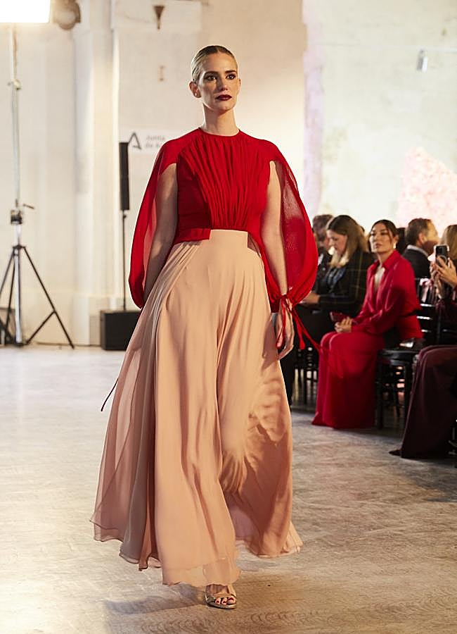 Imagen - La modelo Teresa Baca desfilando para el 25 aniversario de Antonio García y Mujerhoy. D.R.