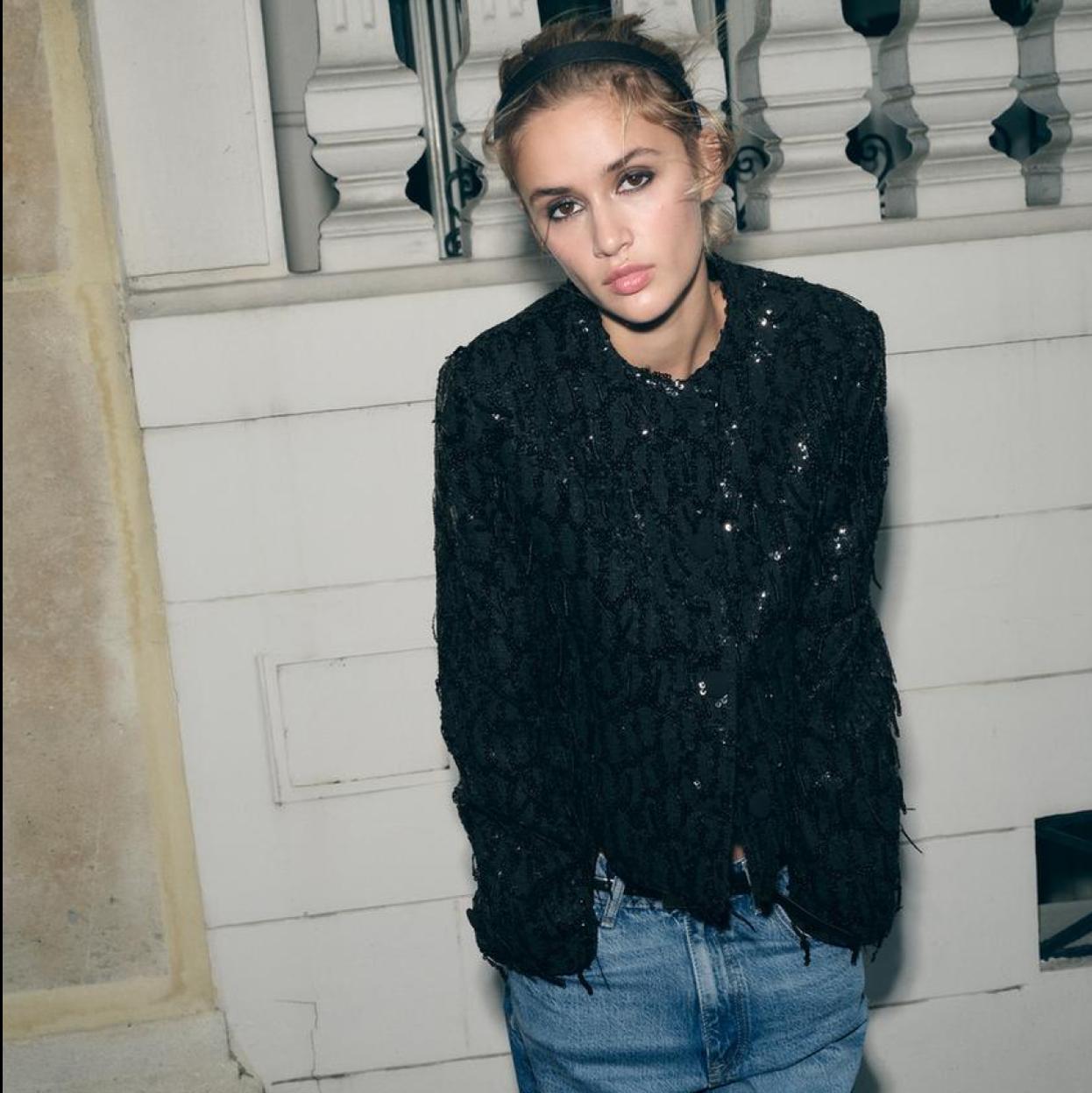 La única prenda que necesitas para brillar estas fiestas es la chaqueta con lentejuelas