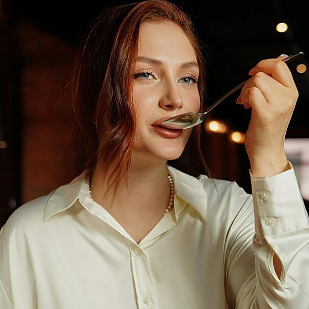 El caldo de huesos tiene muchos beneficios para la salud. 