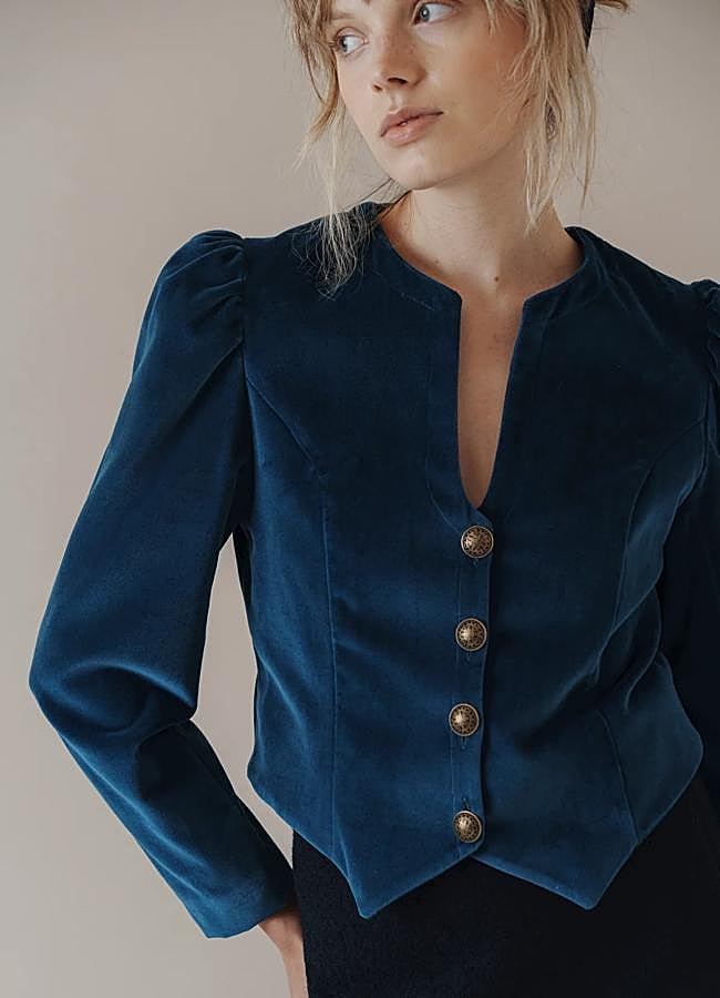 Imagen - Chaqueta de terciopelo azul de Himba, 239,95 euros.