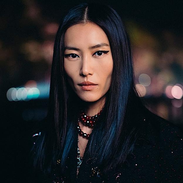 Eyeliner XXL, la tendencia de maquillaje para un look de Nochevieja atrevido