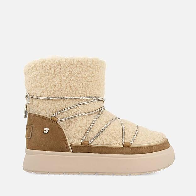 Botas de mujer australianas con pelo efecto borreguito y forro interior de pelo (74,95€ en El Corte Inglés)