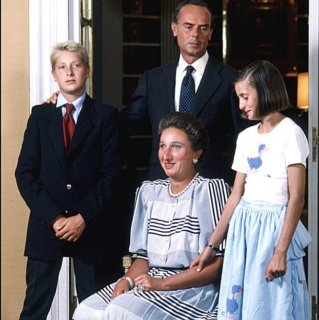 La infanta Margarita y Carlos Zurita, con sus dos hijos, María y Alfonso Zurita, en una imagen retrospectiva. 