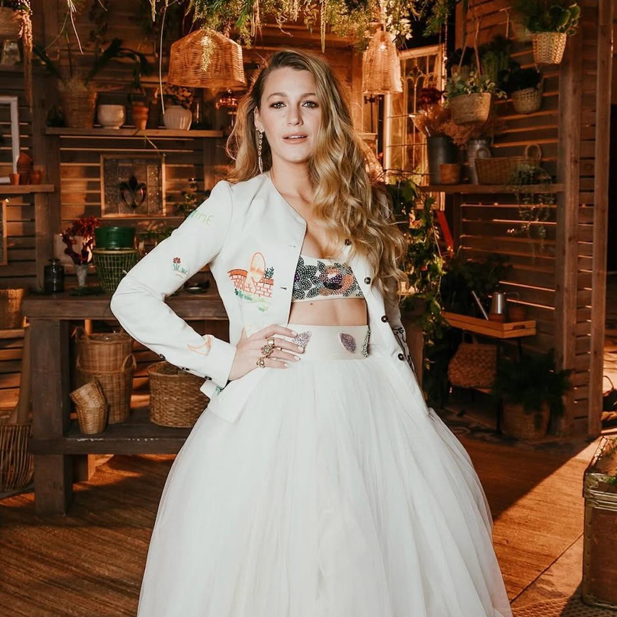 Blake Lively, en una de las fotografías promocionales de la película 'Cerrar el círculo', donde se produjo el acoso sexual que ahora denuncia. 