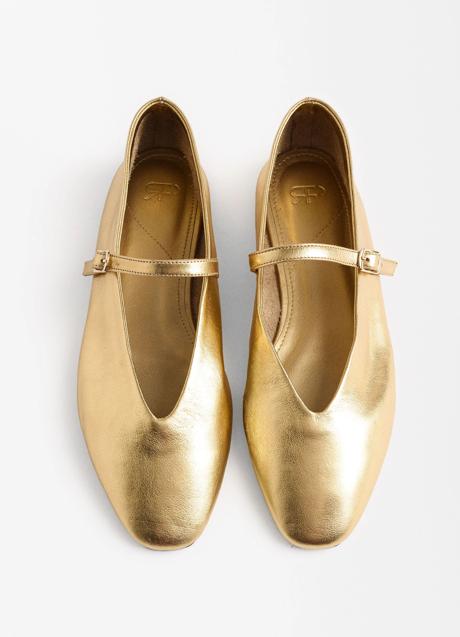 Imagen - Zapatos dorados de Parfois (39,99 euros)