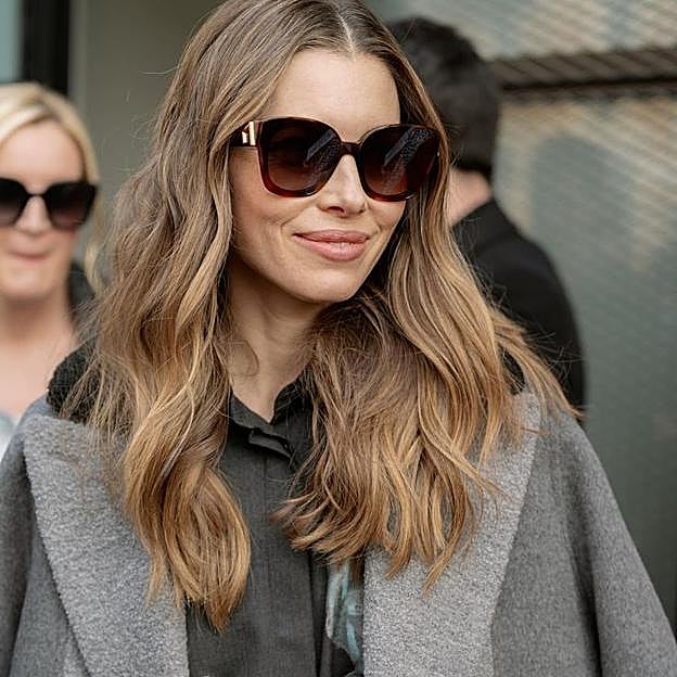 Leche de avena para el pelo: el ingrediente capilar mágico apto para todos los cabellos que deja la melena sedosa y sin encrespamiento