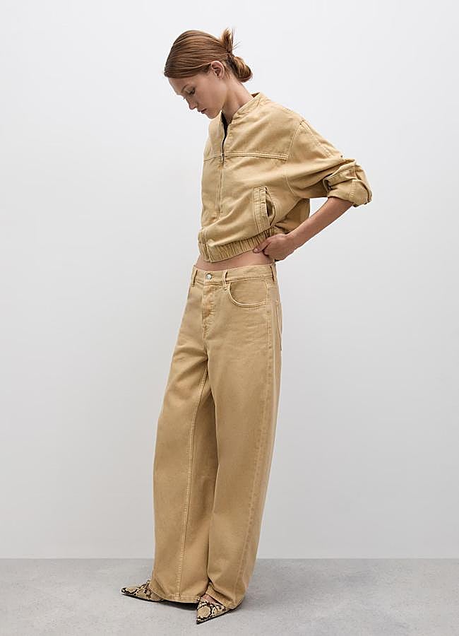 Imagen - Vaqueros wideleg en tostado de tiro bajo de Mango. Foto: Mango.