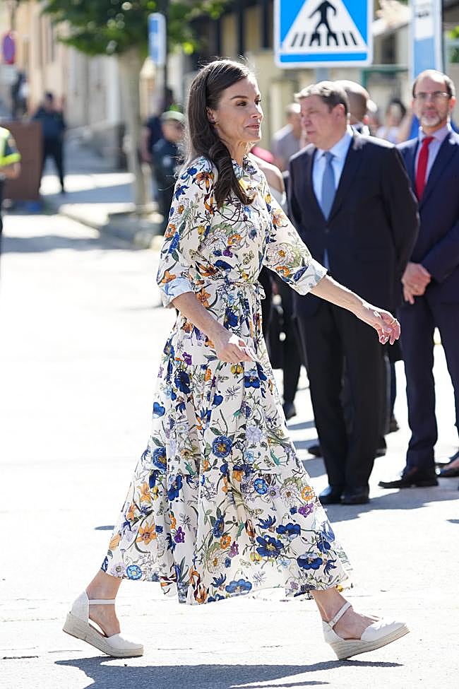 El look de primavera de la reina Letizia