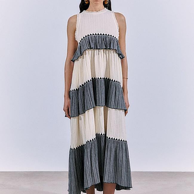 Maxi vestido de volantes