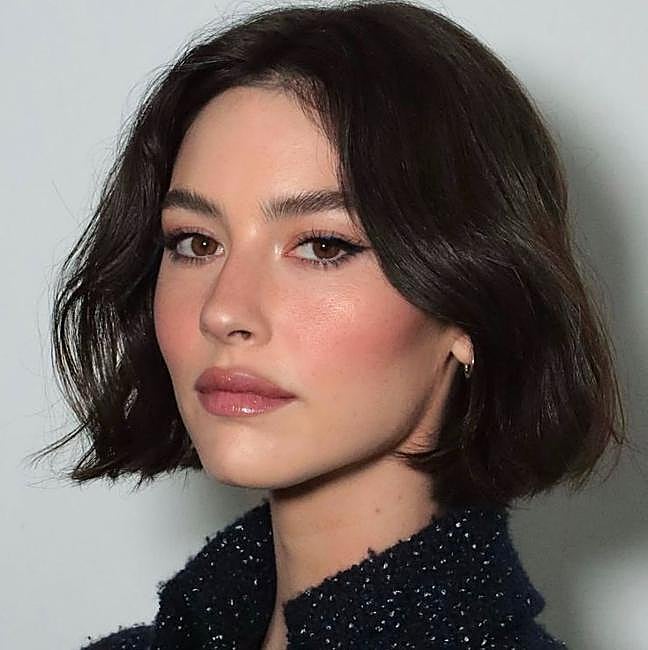 Gracie Abrams con corte de pelo bob francés