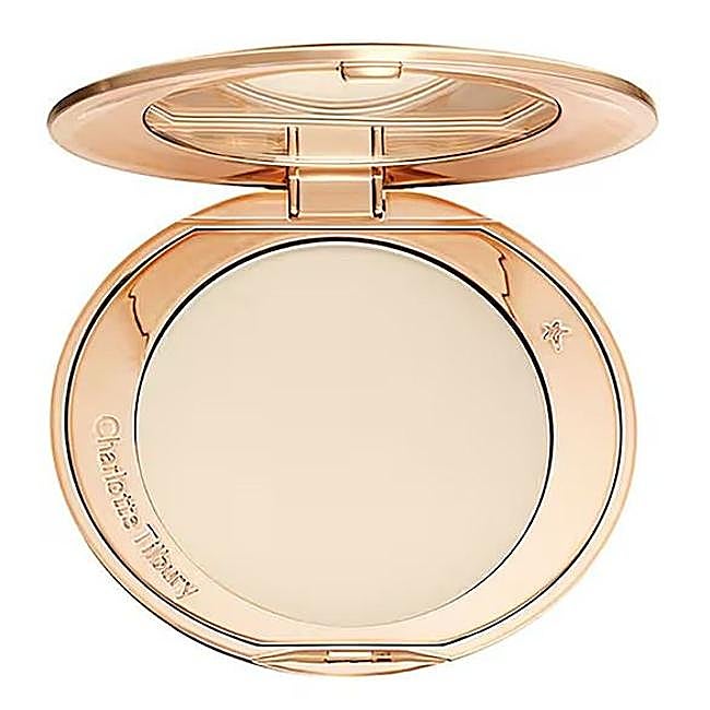 Airbrush Flawless Finish Powder de Charlotte Tilbury. Precio: 53 euros