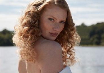 Los mejores sprays activadores de rizos para reavivar tus tirabuzones este verano en un segundo