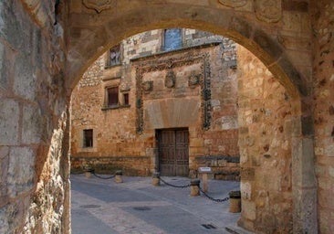 El pueblo medieval a una hora de Segovia para visitar este fin de semana: un puente romano y una torre con vistas