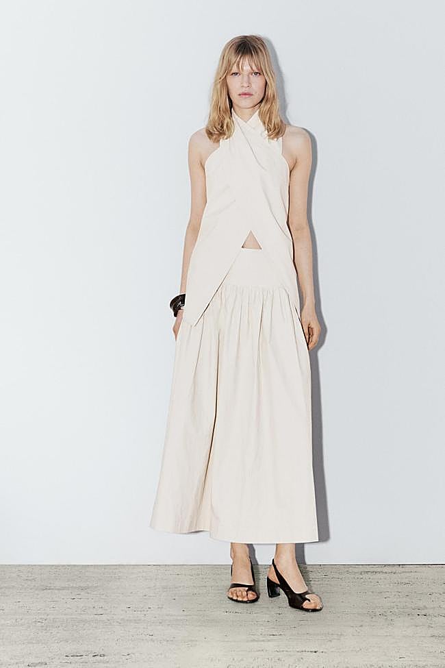 Top cruzado 100% de lino de Massimo Dutti.