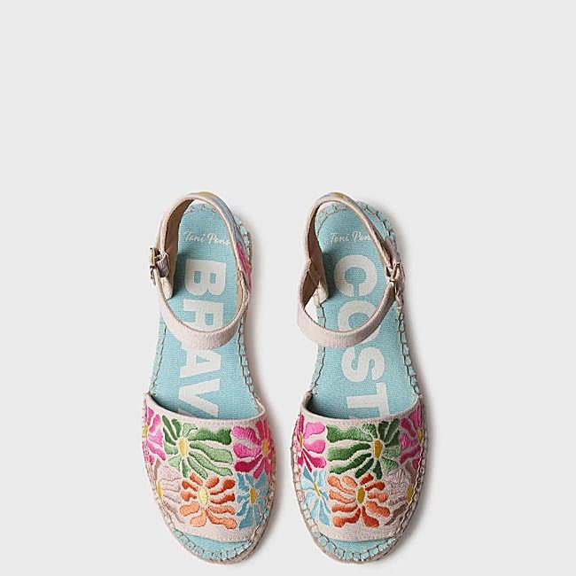 Alpargatas de flores de Toni Pons, 79,95 euros.