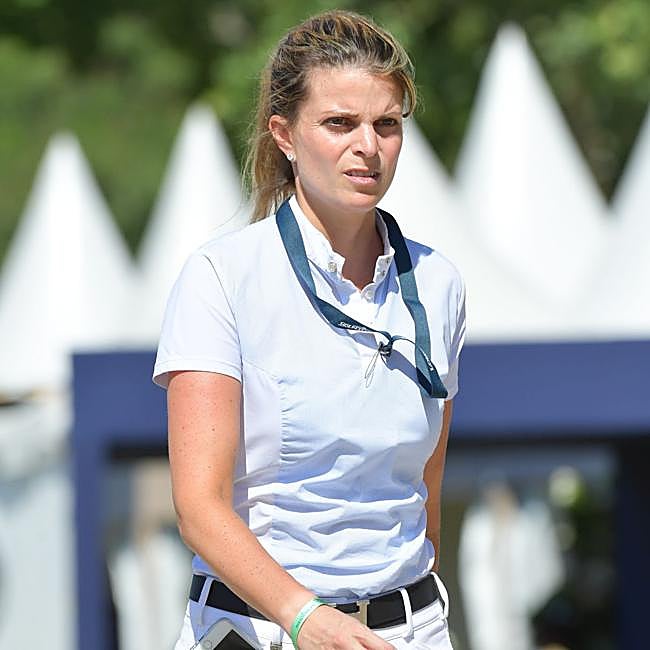 Athina Onassis también es una consumada jinete, como Marta Ortega o Eve Jobs.