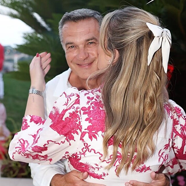 Camille Gottlieb felicita a su padre por sus 58 años.