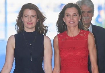 La reina letizia junto a su secretaria, María Ocaña.