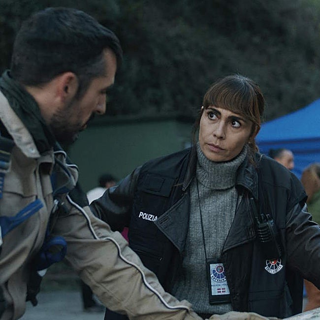 Maite Zabala (Itziar Atienza) es la inspectora encargada de investigar la desaparición de Jon.