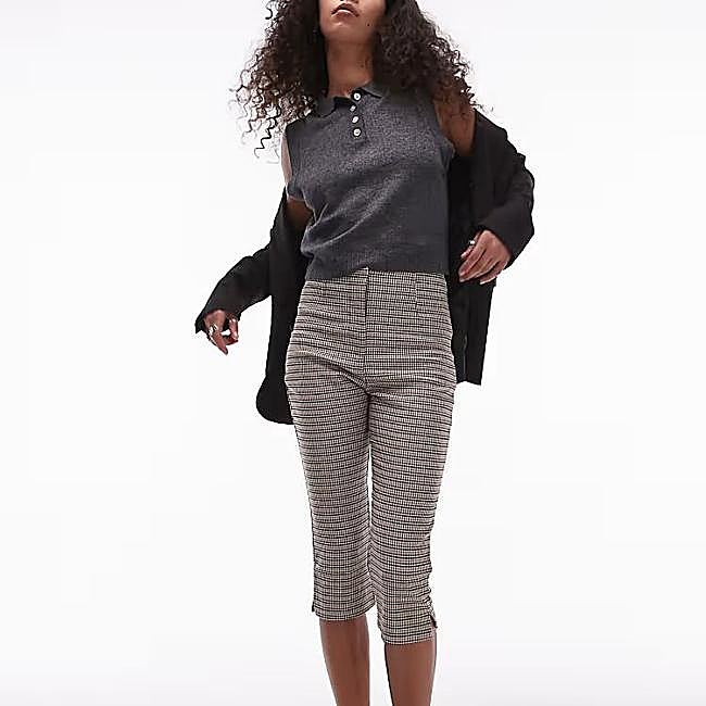 Pantalón pirata con estampado de cuadros