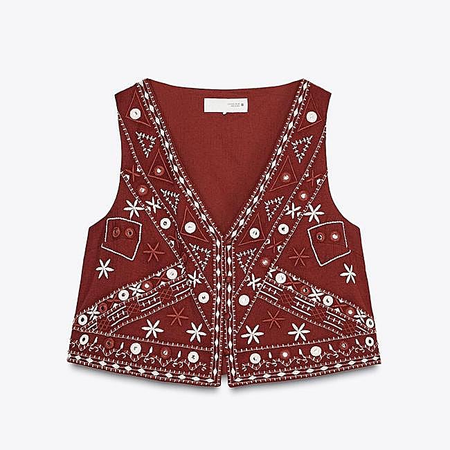 Chaleco con bordados de Zara (39,99 euros)