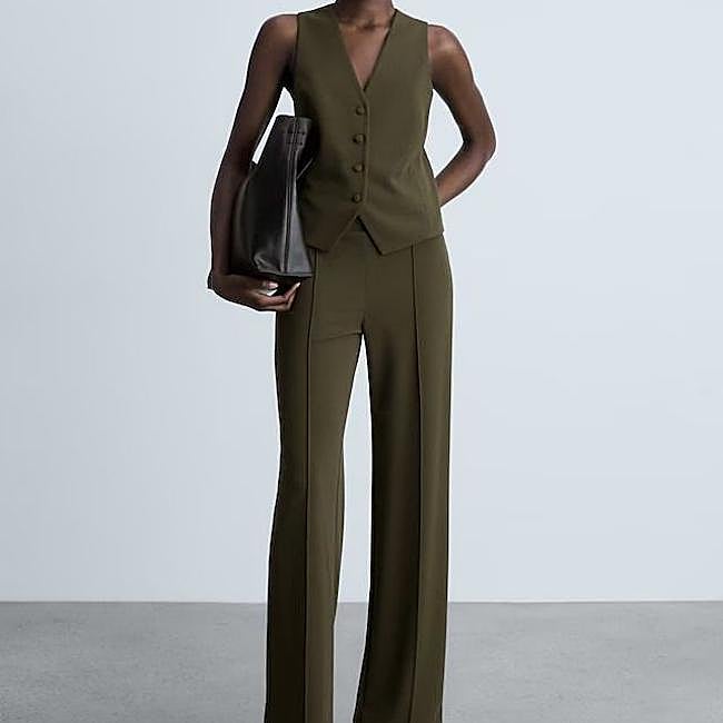 Traje fluido color khaki