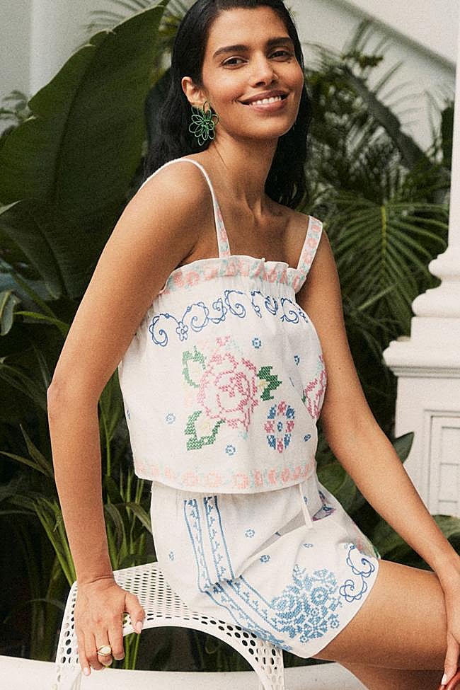 Conjunto bordado corto, de Sézane x Andión Clothing.