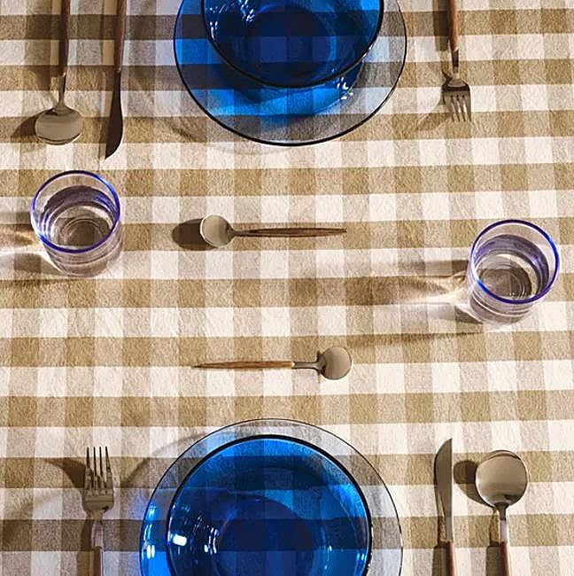 Las vajillas estilo Duralex de Lefties Home. El pack de 4 platos llanos cuesta 11.99 euros.